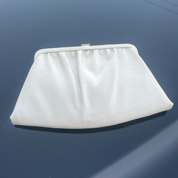 Vintage cream clutch - Picture 3 of 5